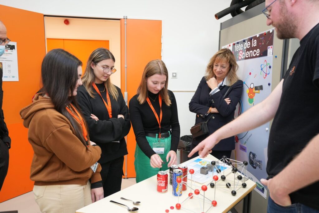 Visite au LEM3 de Véronique Perdereau, rectrice déléguée pour l&rsquo;Enseignement supérieur, la Recherche et l&rsquo;Innovation