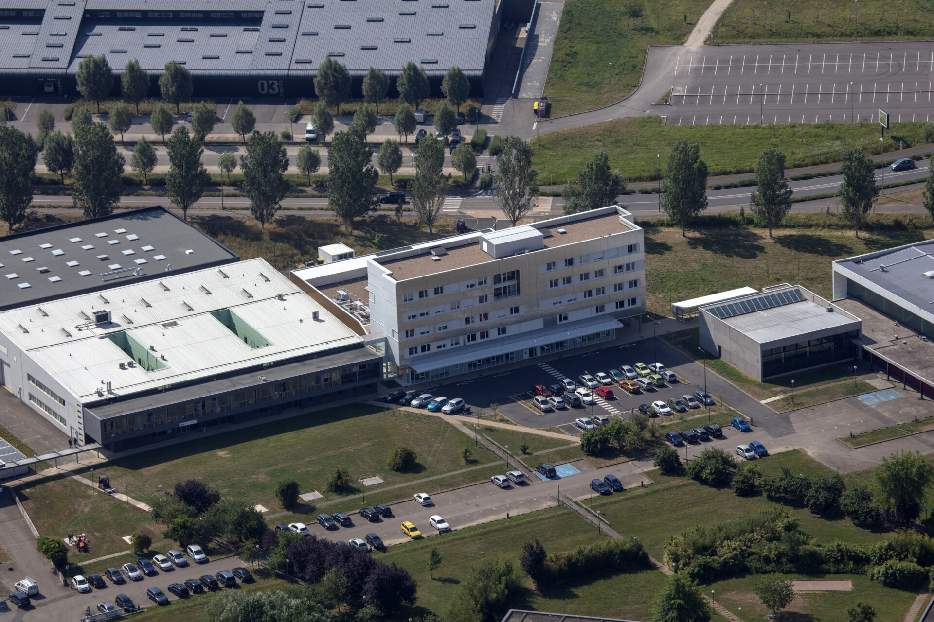 Vue aérienne du site principal du LEM3, du CIRAM et de L’ENIM.