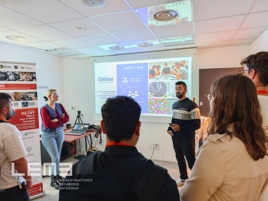 Après les ateliers, les étudiants découvrent les clubs ORION du laboratoire.